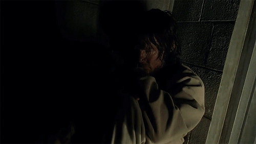 Gif coup de coeur  - Page 22 Walking-dead-07x03-cell-1-med