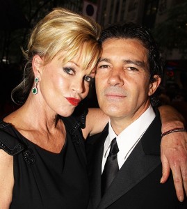 002_melanie-griffith-et-antonio-banderas_theredlist